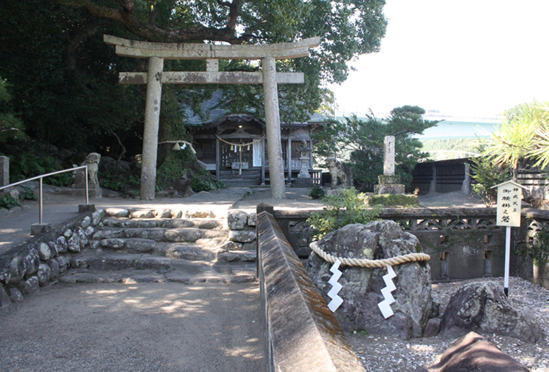 立磐神社